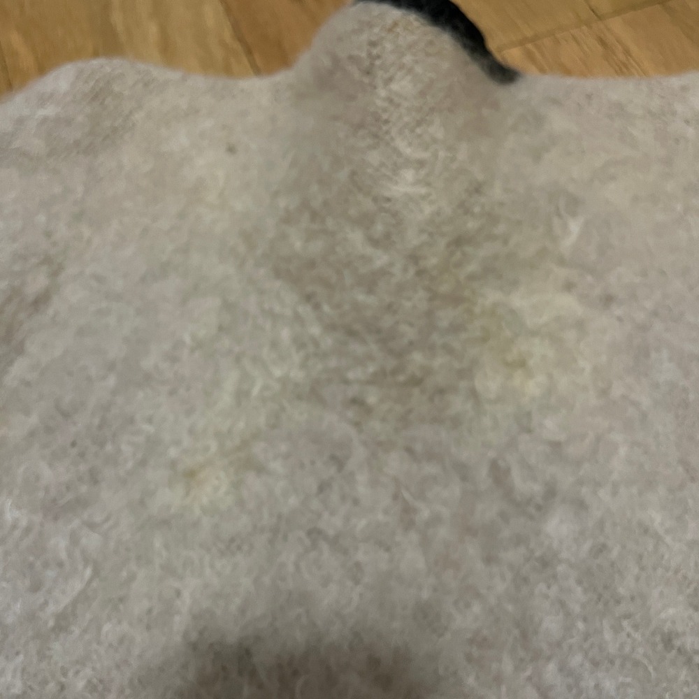 Vintage 60s 100% Mohair Knit Capelet Cream Black Trim Fuzzy Shrug Wrap One Size - Picture 5 of 6